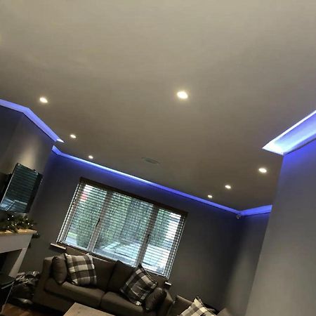 Large Home, Close To Bhx, Nec, Jlr, 4 Double Beds! Birmingham Exterior photo