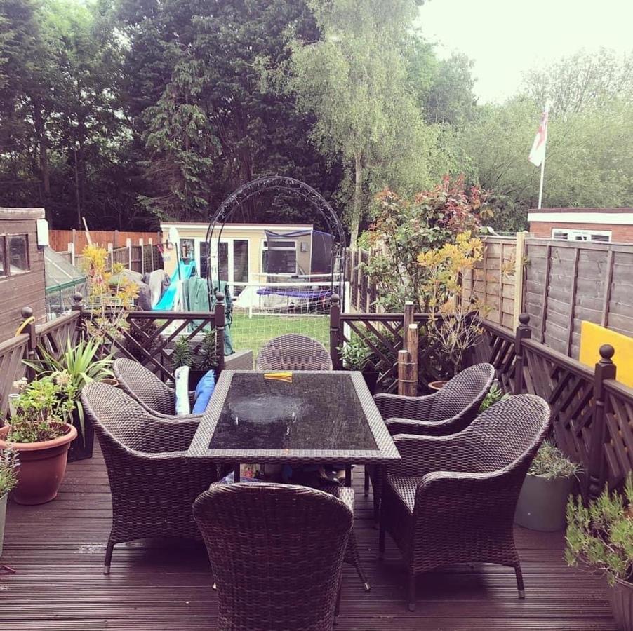Large Home, Close To Bhx, Nec, Jlr, 4 Double Beds! Birmingham Exterior photo