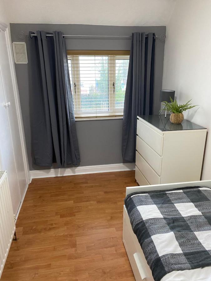 Large Home, Close To Bhx, Nec, Jlr, 4 Double Beds! Birmingham Exterior photo
